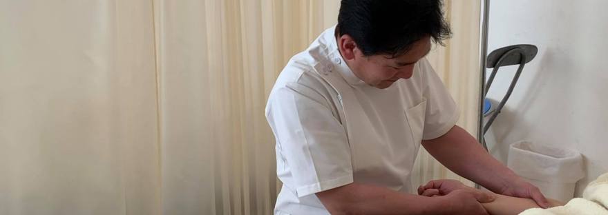 近藤先生の施術（手のリンパマッサージ）近藤先生の施術（手のリンパマッサージ）