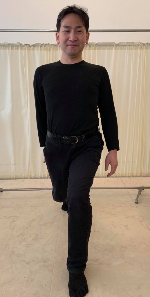 もも前ストレッチ正面